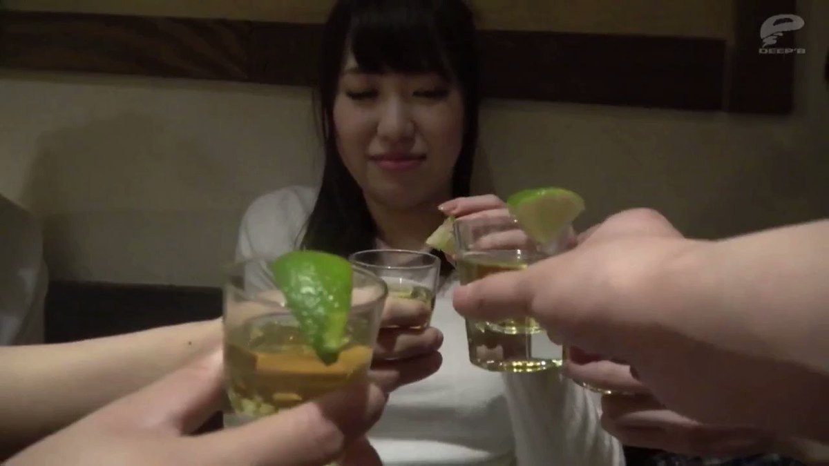 春から女子大生になった僕の彼女の寝取られ映像 東京の大学に行くために上京した彼女がサークルの飲み会でお酒を飲まされ泥●状態のまま先輩たちに中出しされていた…in某大学公認サークル「○○○研究会」 Post1