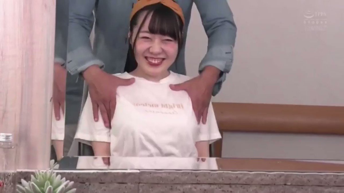 美容室で働くアイドルみたいな看板娘を出演交渉したらAV好きで押しに弱い！ 脱がしてみたら…真っ白な肌＆ピンク乳首で感度ビンビン！！性格も良くてイイ子だったのでそのままkawaii*出演決定 Post1