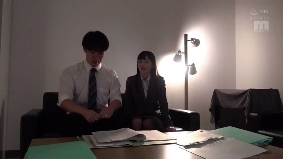 残業中にからかってくる可愛い後輩のグイグイ密着誘惑に理性を失い、ハメまくってしまった新婚のボク。 七沢みあ Post3