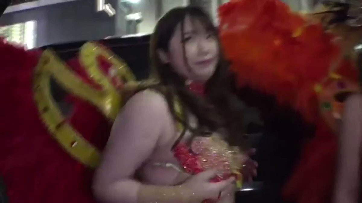 【ハロウィン2020ムチムチ激エロサンバGirl】SNSで ガチ でバズッた天然Hカップのグラマラス美女！乳もお尻も抱き心地バツグンの軟体BODY！バイブをマ○コに咥えながらイキ潮ダンス！爆乳爆尻が乱舞する激震ピストン！お口とマ○コでチ○ポをパックン！唾液とマン汁が溢れ出る極エロSEX！中出し&顔射の大量4射精！！ Post1