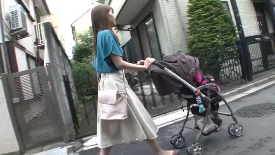 産後処女を奪われ一度イッたら長時間アクメで痙攣が止まらないイキッぱなしベビーカー妻8 中出しSP Post1