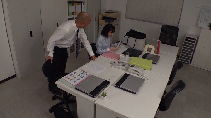 経費でピンサロ行ったことが経理の女子社員にバレて叱られると思ったら僕に惚れてたみたいで嫉妬のジト目フェラで何度も抜かれまくった 倉本すみれ Post11