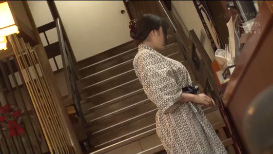 混浴温泉で乳首をしつこく刺激する乳吸い責めに欲情した女は湯しぶきが立つハードピストンの快感で中出しを拒めない5 Post2