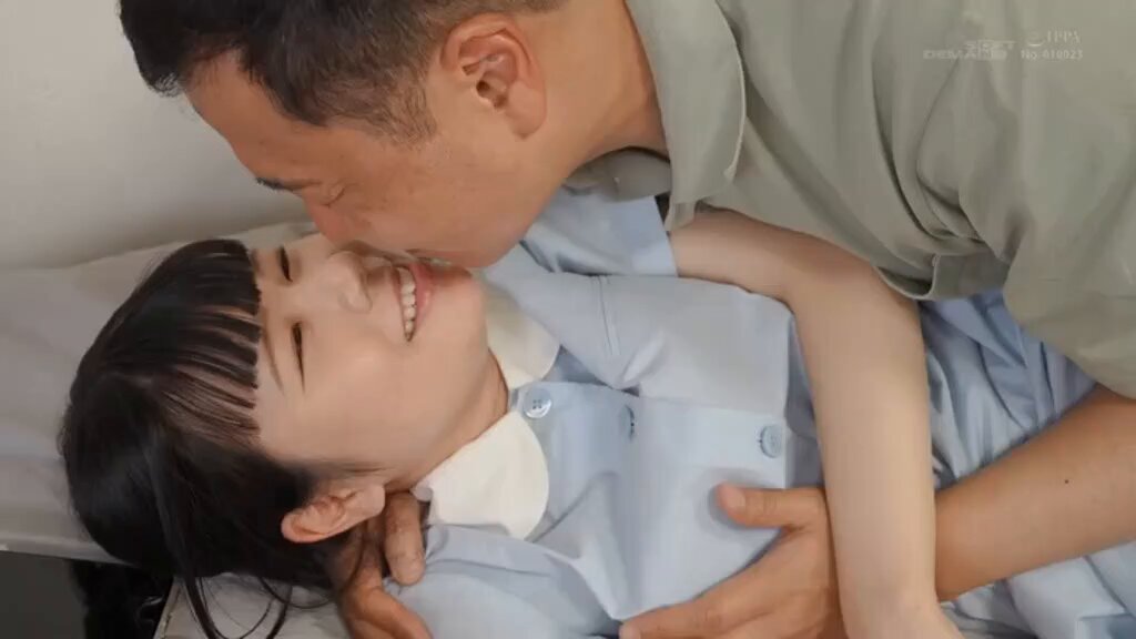 卒業前のキミに何度も中出しして赤ちゃん孕ませてあげる 〇年2組 月美りょう Post1