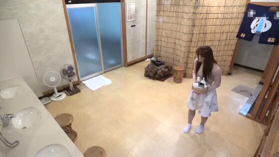 一般男女モニタリングAV 巨乳女子大生さん！タオル一枚男湯でチ○ポ洗ってもらえませんか？男性客のフル勃起チ○ポに囲まれ恥じらいながらもしごいてしゃぶってザーメン抜きまくり！過激なミッションでオマ○コが火照ってしまいそのまま汗だく中出しSEX！総発射16発 Post13