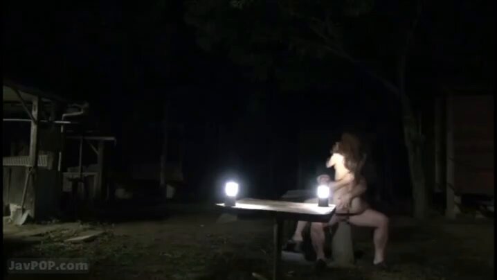 ハメを外して青姦している客を覗き続けているキャンプ場管理人の本物盗撮映像 Post2