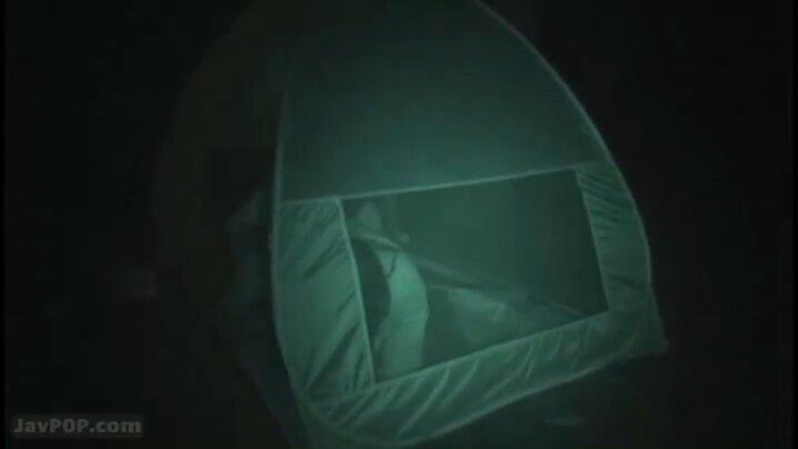 ハメを外して青姦している客を覗き続けているキャンプ場管理人の本物盗撮映像 Post1