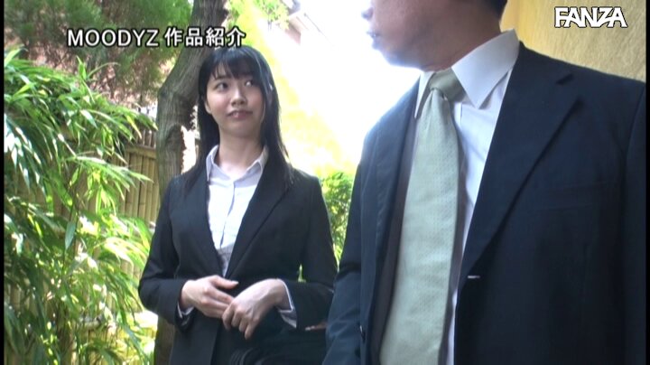 出張先の温泉接待でムリやり相部屋濃厚オヤジ達に朝までイカされ続けた私 琴音華 Post1