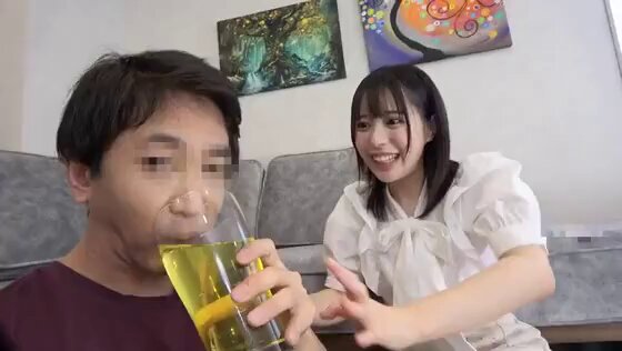 おしっこ飲ませ聖水天使ちゃん 飲尿クンニで尿臭オマ○コの匂いと味を舌になすりつけ小便ぶちまけSEXでイキ狂うスレンダー痴女JD Post9