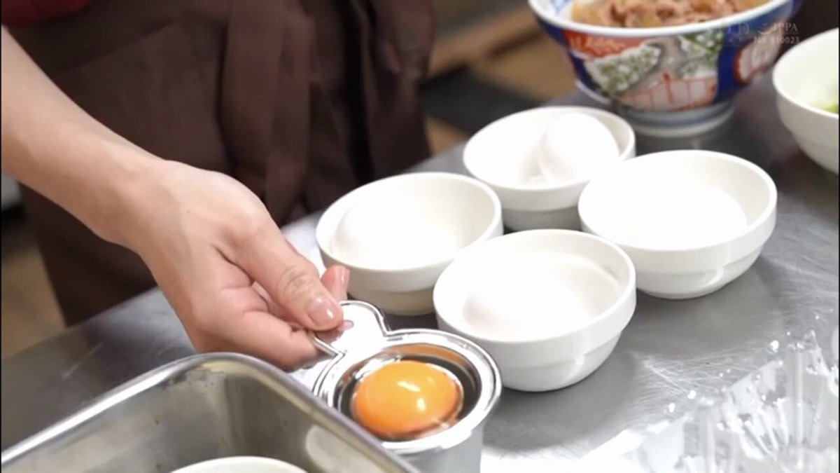 隠れエロボディの牛丼チェーン店で働くパート主婦が学生バイトと避妊具なしでネチョベロ不倫中出し 宮島めい Post34