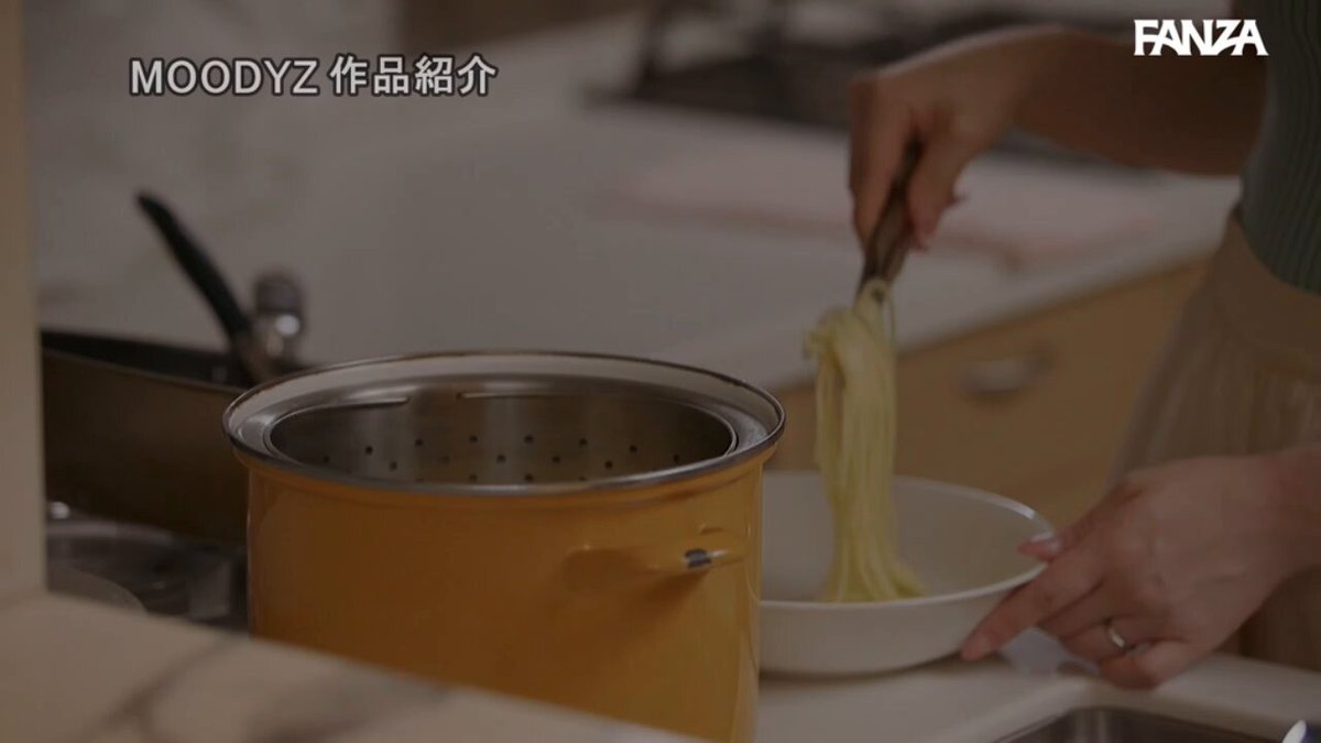 競泳水着クビレ巨乳人妻が他人棒に溺れたプールゲス不倫 夫の留守中に自分磨きと称してデカチン指導員と密着汗だく中出し交尾 葵いぶき Post1