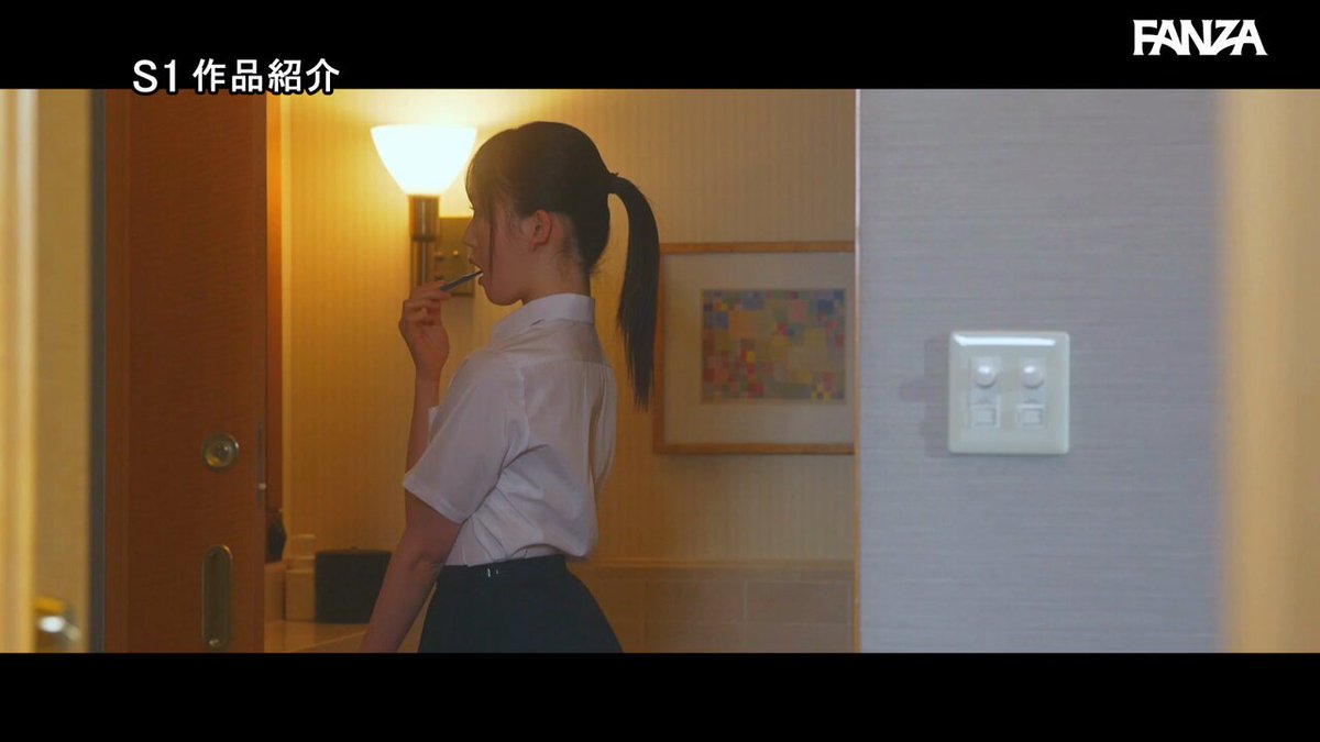 10代の私の誘惑に負けるオヤジ教師キモいって思いながらセックスしていました。 小坂七香 Post1
